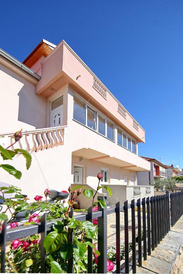 Apartment Nela ซาดาร์ ภายนอก รูปภาพ