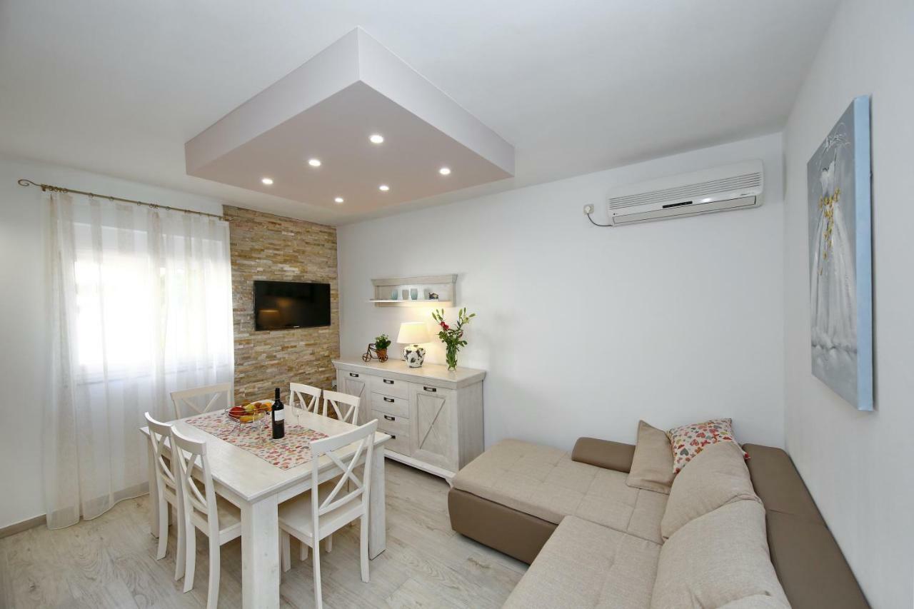 Apartment Nela ซาดาร์ ภายนอก รูปภาพ