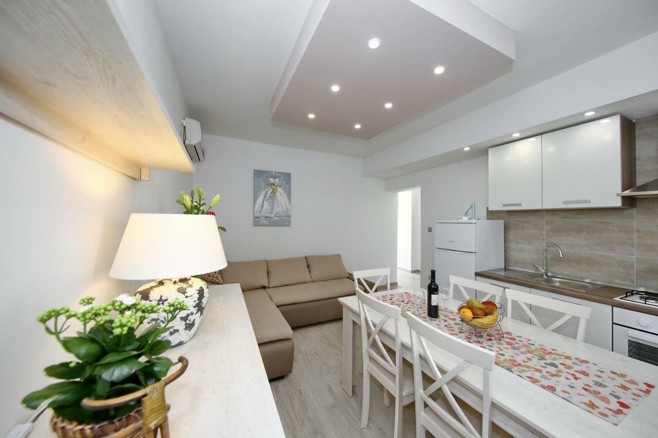 Apartment Nela ซาดาร์ ภายนอก รูปภาพ